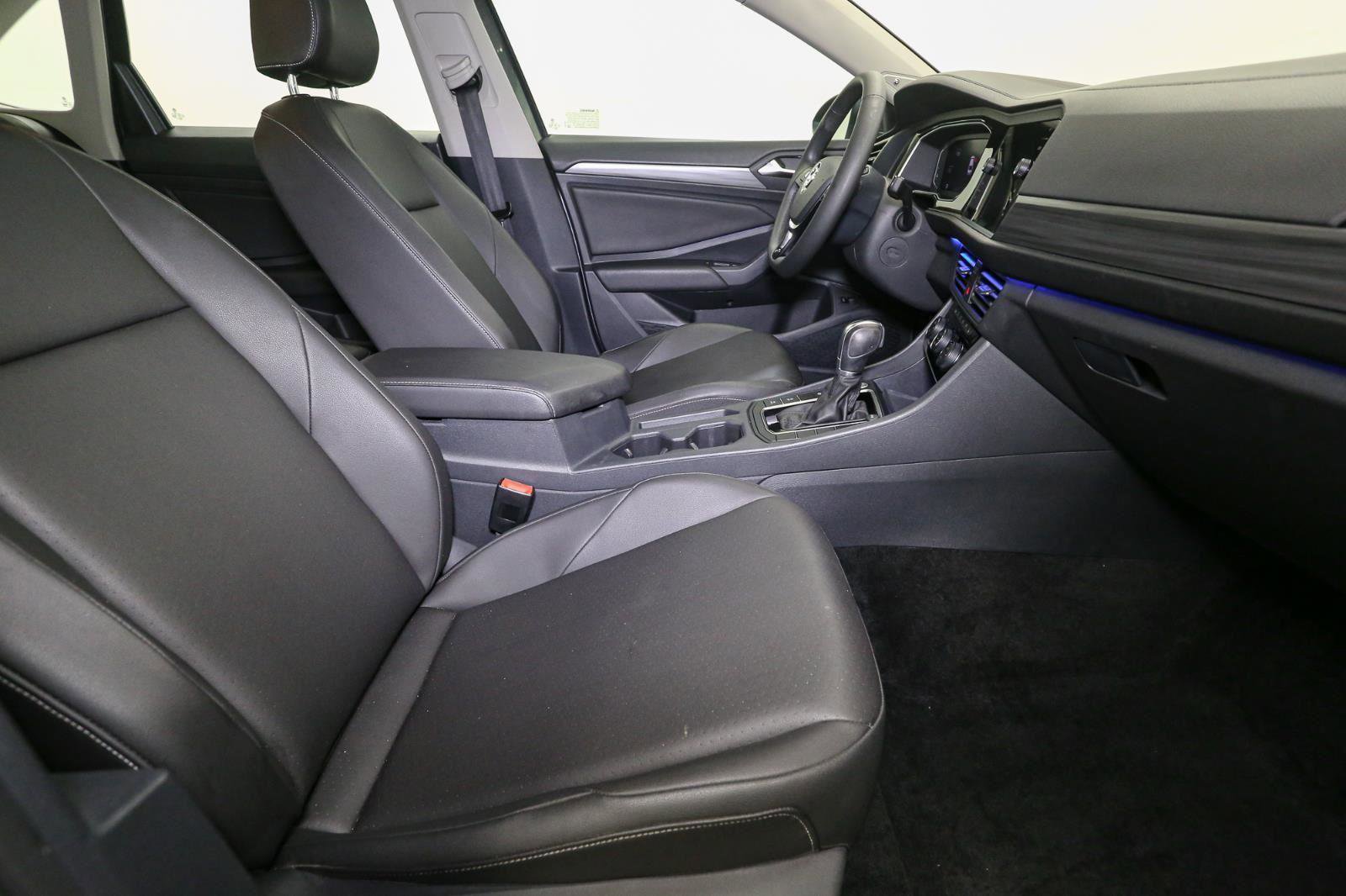 Used 2019 Volkswagen Jetta SEL w/ Cold Weather Package image 18