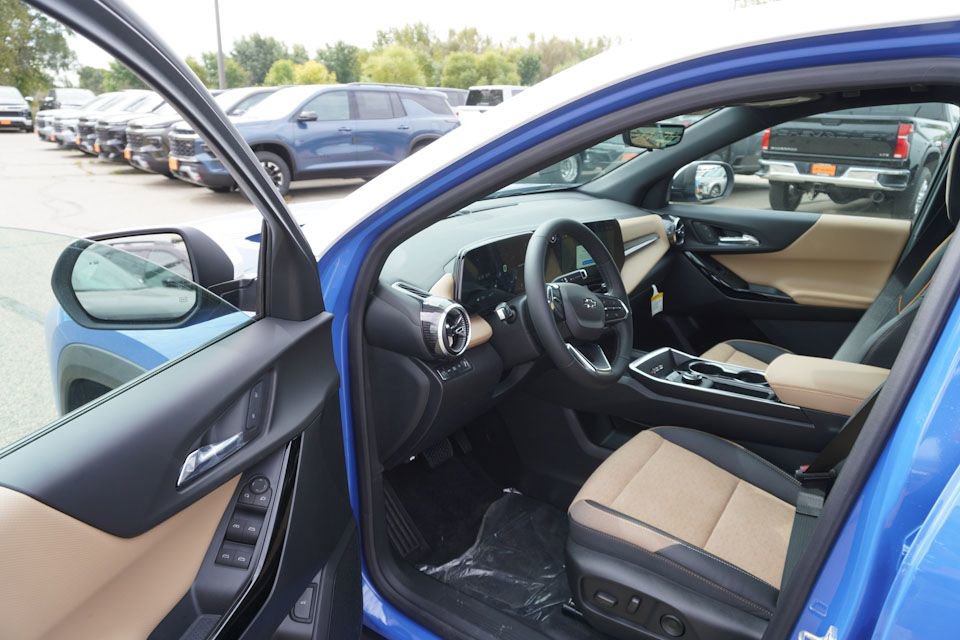 New 2025 Chevrolet Equinox ACTIV w/ Safety and Technology Package image 10