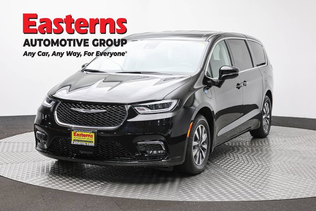 Used 2024 Chrysler Pacifica Limited