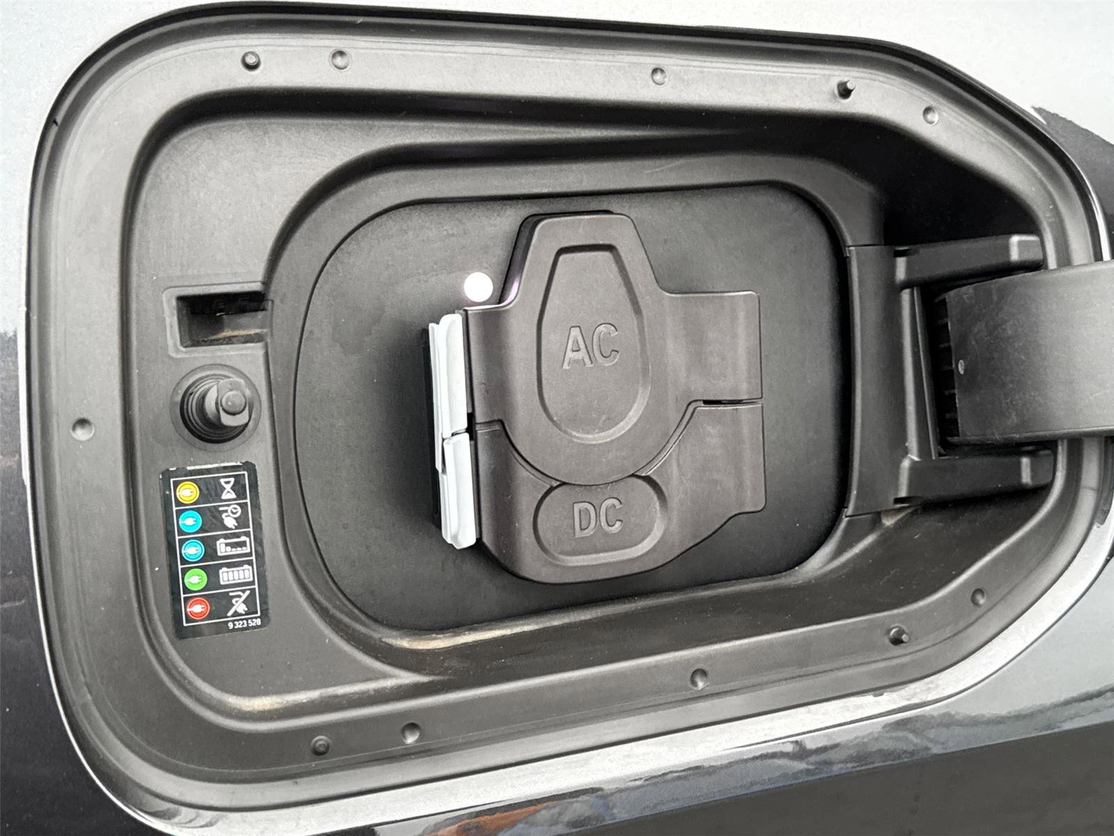 Used 2022 BMW iX xDrive50 w/ Dynamic Handling Package image 19