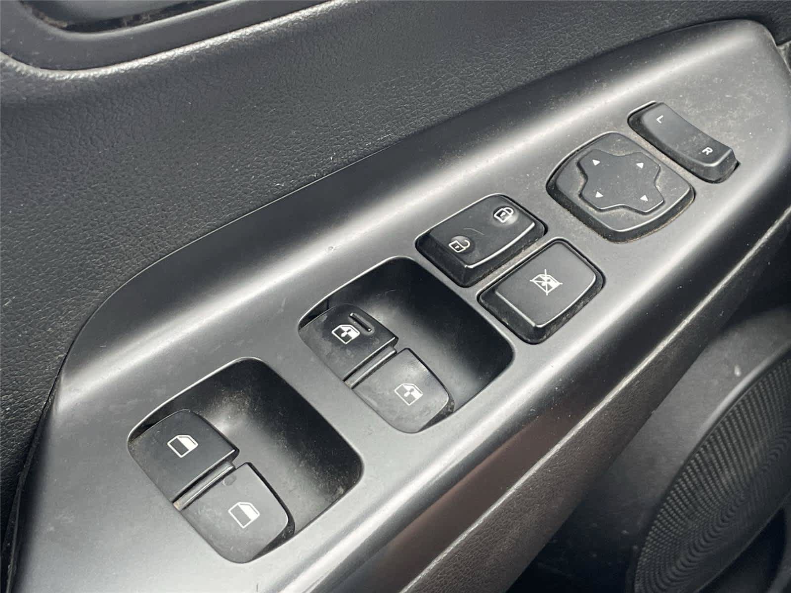 Used 2018 Hyundai Kona SEL AWD/4WD image 17