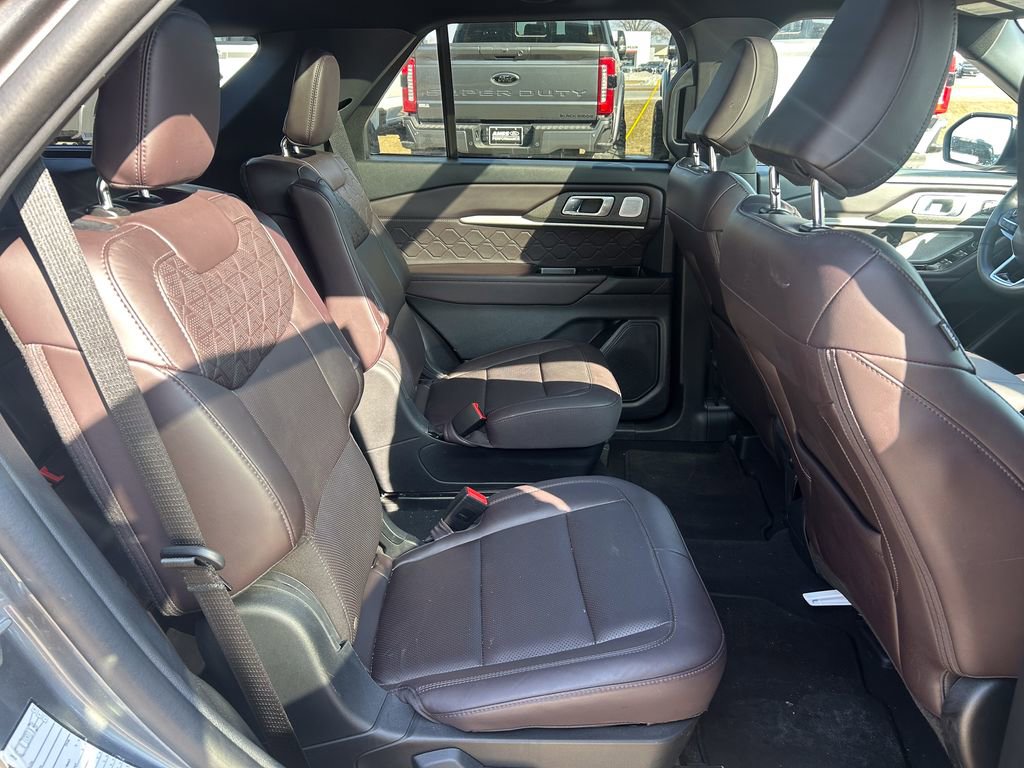 Certified 2025 Ford Explorer Platinum w/ LUX Leather Package image 21