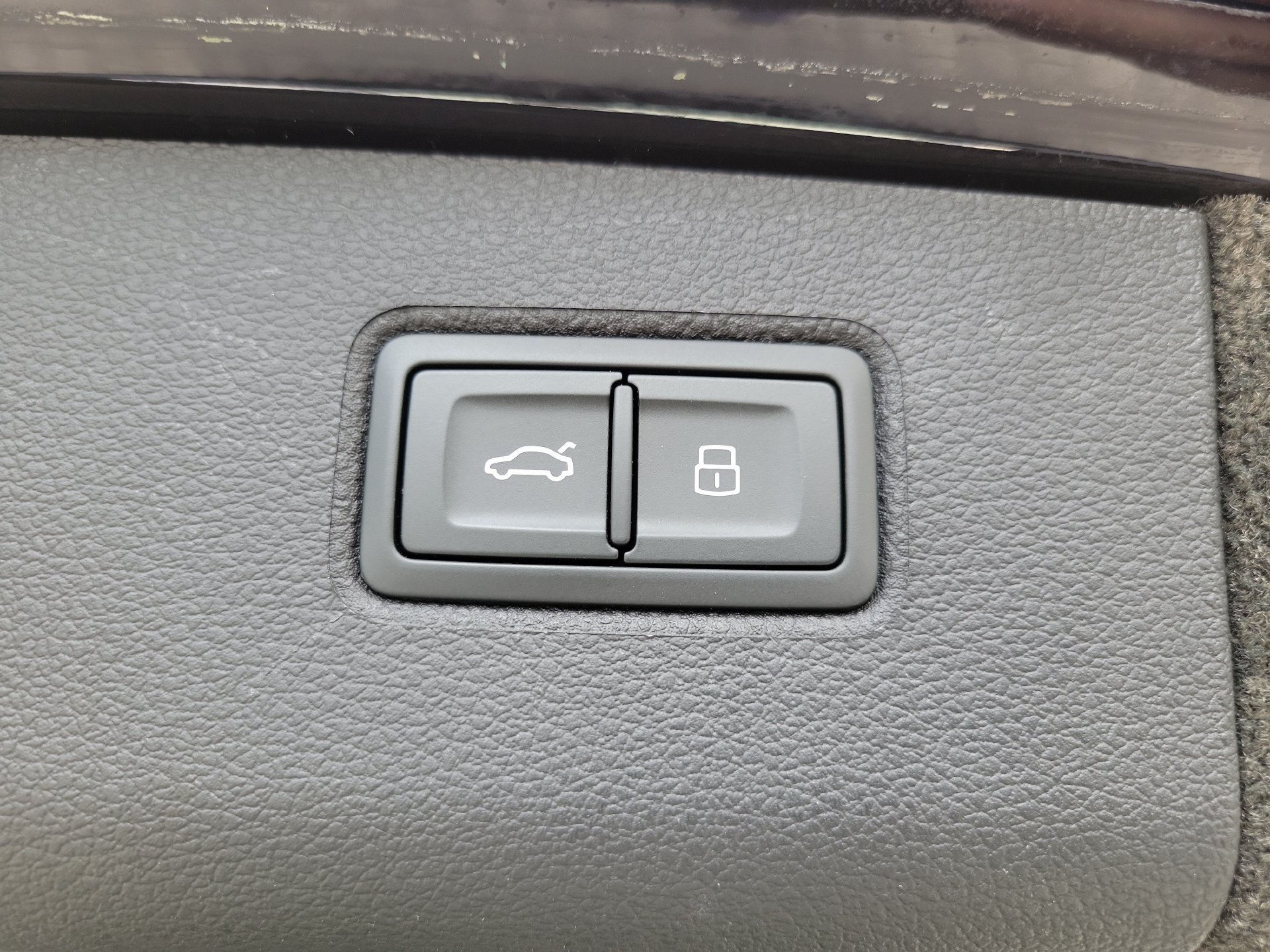 Certified 2023 Bentley Bentayga AWD/4WD image 17