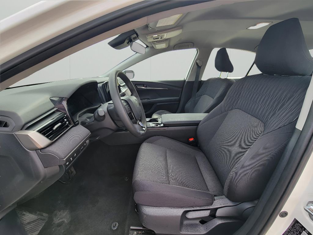 Used 2025 Toyota Camry LE image 11