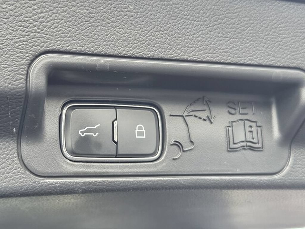 Used 2025 Ford Explorer Active w/ Active Comfort Package RWD image 31