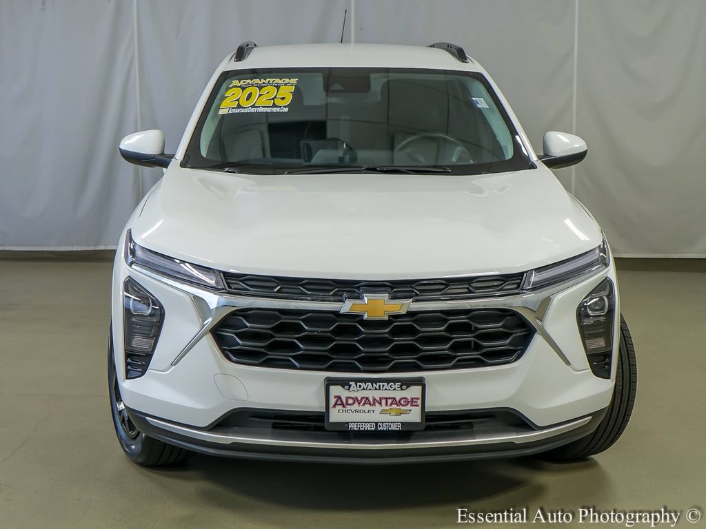 Used 2025 Chevrolet Trax LT w/ LT Convenience Package FWD image 5