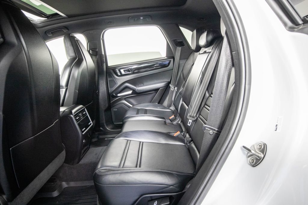 Used 2023 Porsche Cayenne image 11