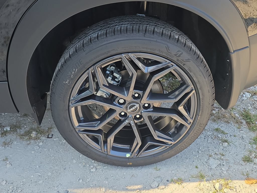 New 2026 Nissan Kicks SR AWD/4WD image 13