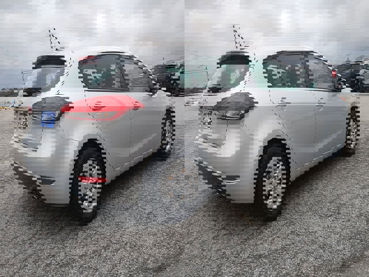 Used 2017 Kia Forte LX image 3