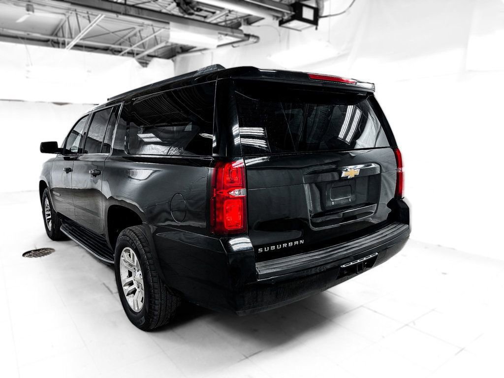 Used 2017 Chevrolet Suburban LT image 3