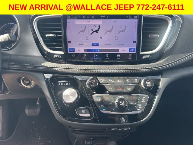 Used 2023 Chrysler Pacifica Touring-L w/ S Appearance Package AWD/4WD image 15