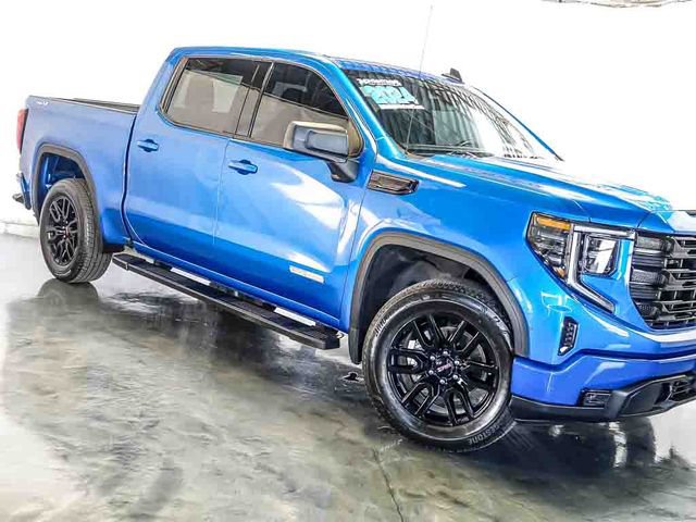 Certified 2024 GMC Sierra 1500 Elevation w/ LPO, Elevation Black Package AWD/4WD image 4
