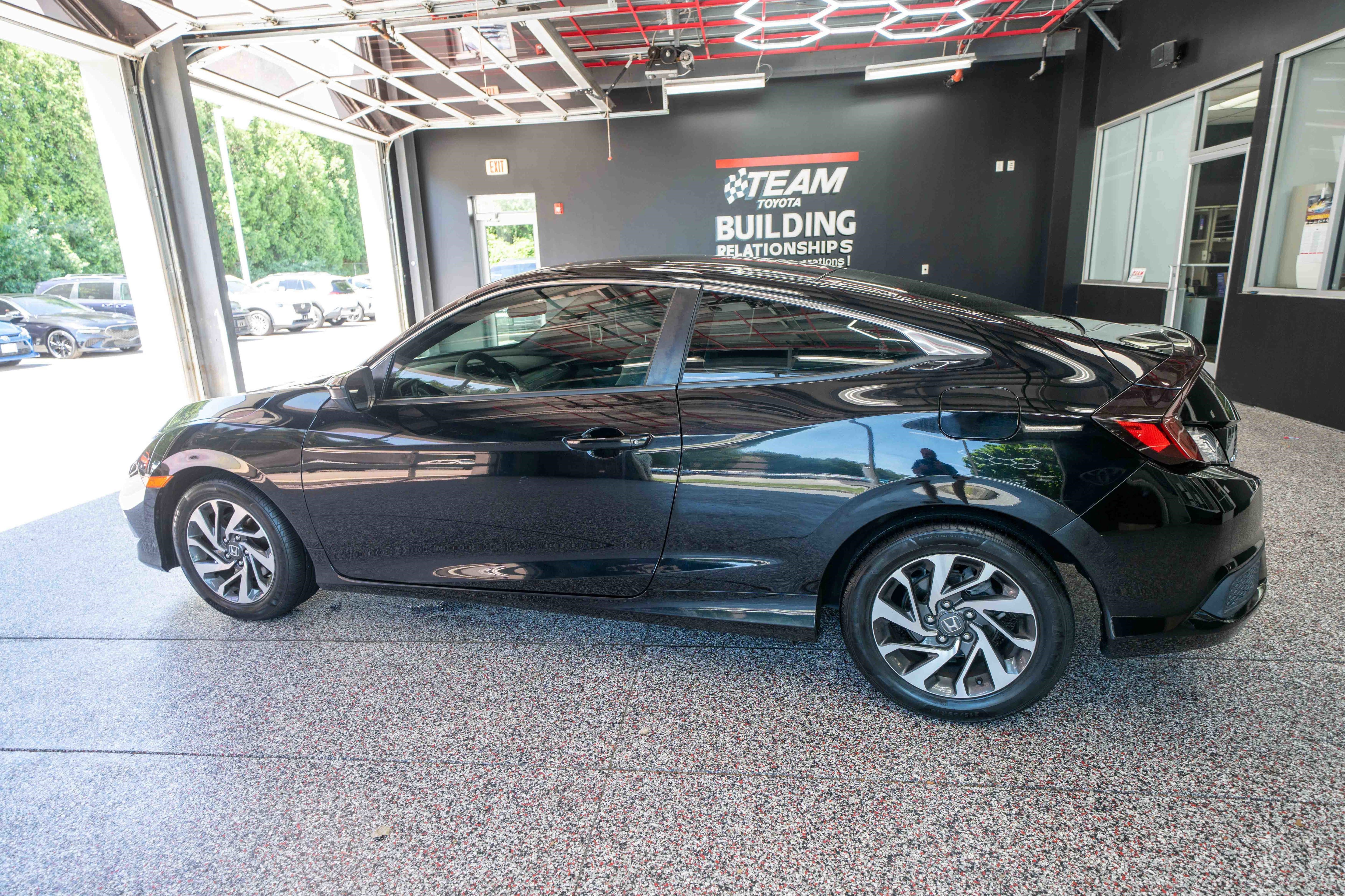 Used 2019 Honda Civic LX image 2