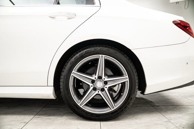 Used 2017 Mercedes-Benz E 300 4MATIC image 34