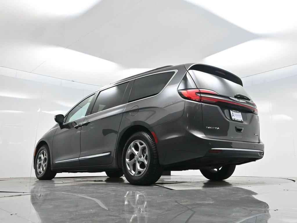 Used 2023 Chrysler Pacifica Limited image 59