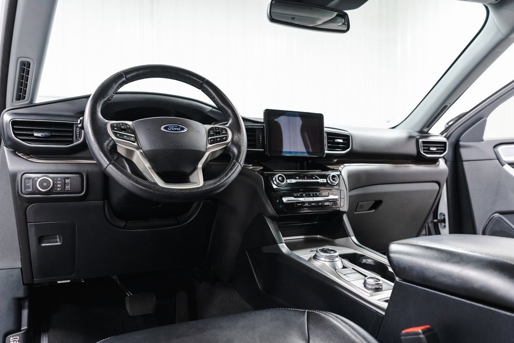 Used 2021 Ford Explorer Limited w/ Equipment Group 301A image 30