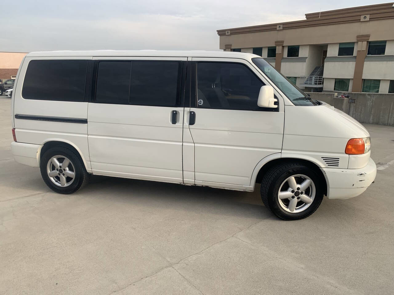 Used 2002 Volkswagen Eurovan MV image 7