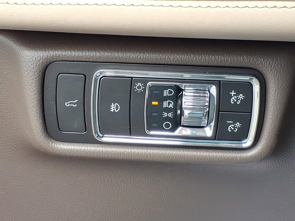 Certified 2020 Lincoln Aviator Reserve w/ Equipment Group 202A image 20