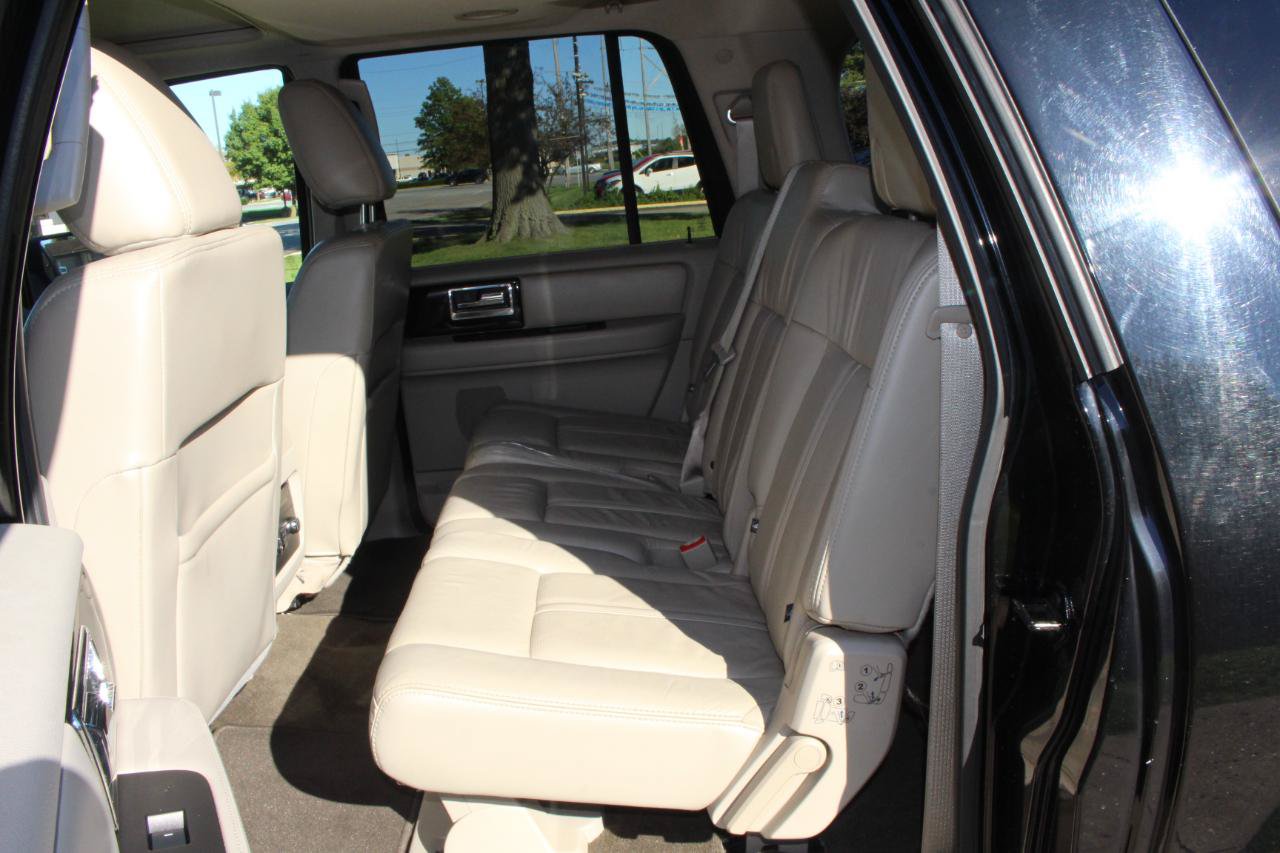 Used 2016 Lincoln Navigator L Select AWD/4WD image 33