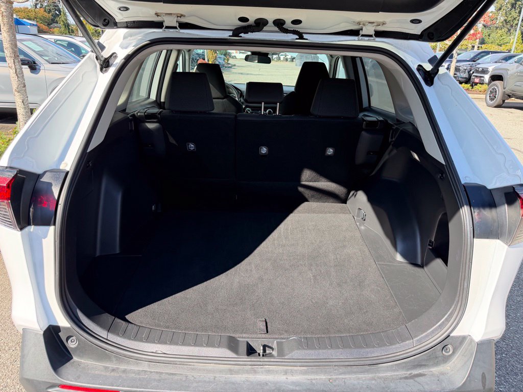 Certified 2025 Toyota RAV4 LE AWD/4WD image 10