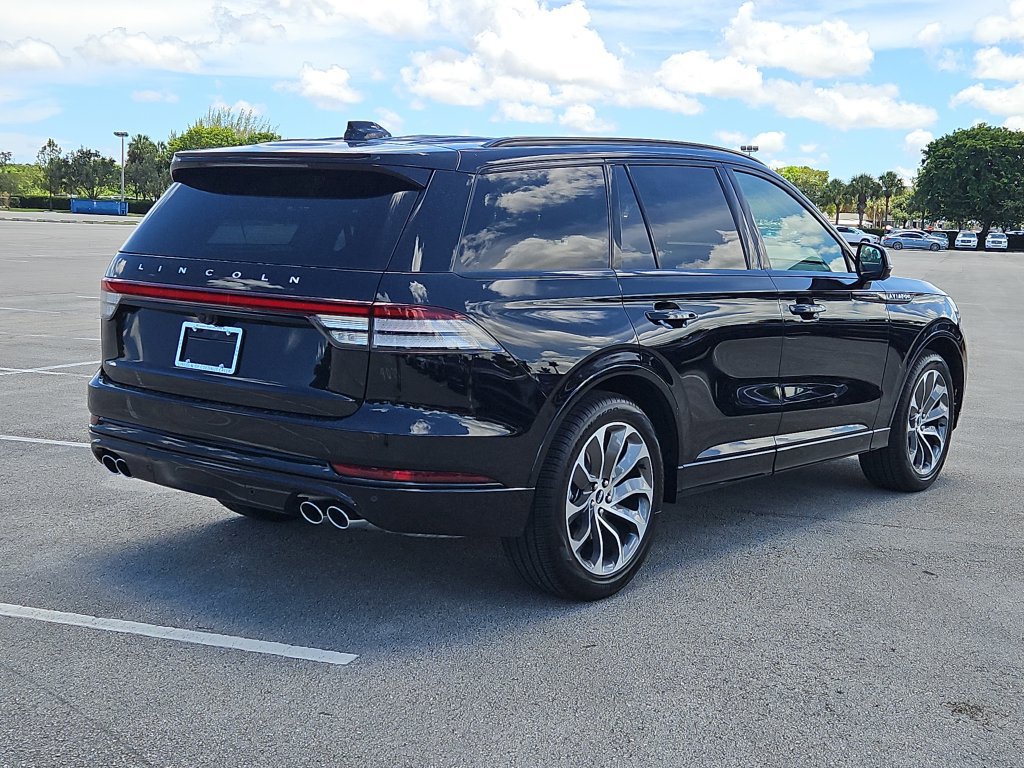 New 2025 Lincoln Aviator 2WD w/ Jet Appearance Package image 6