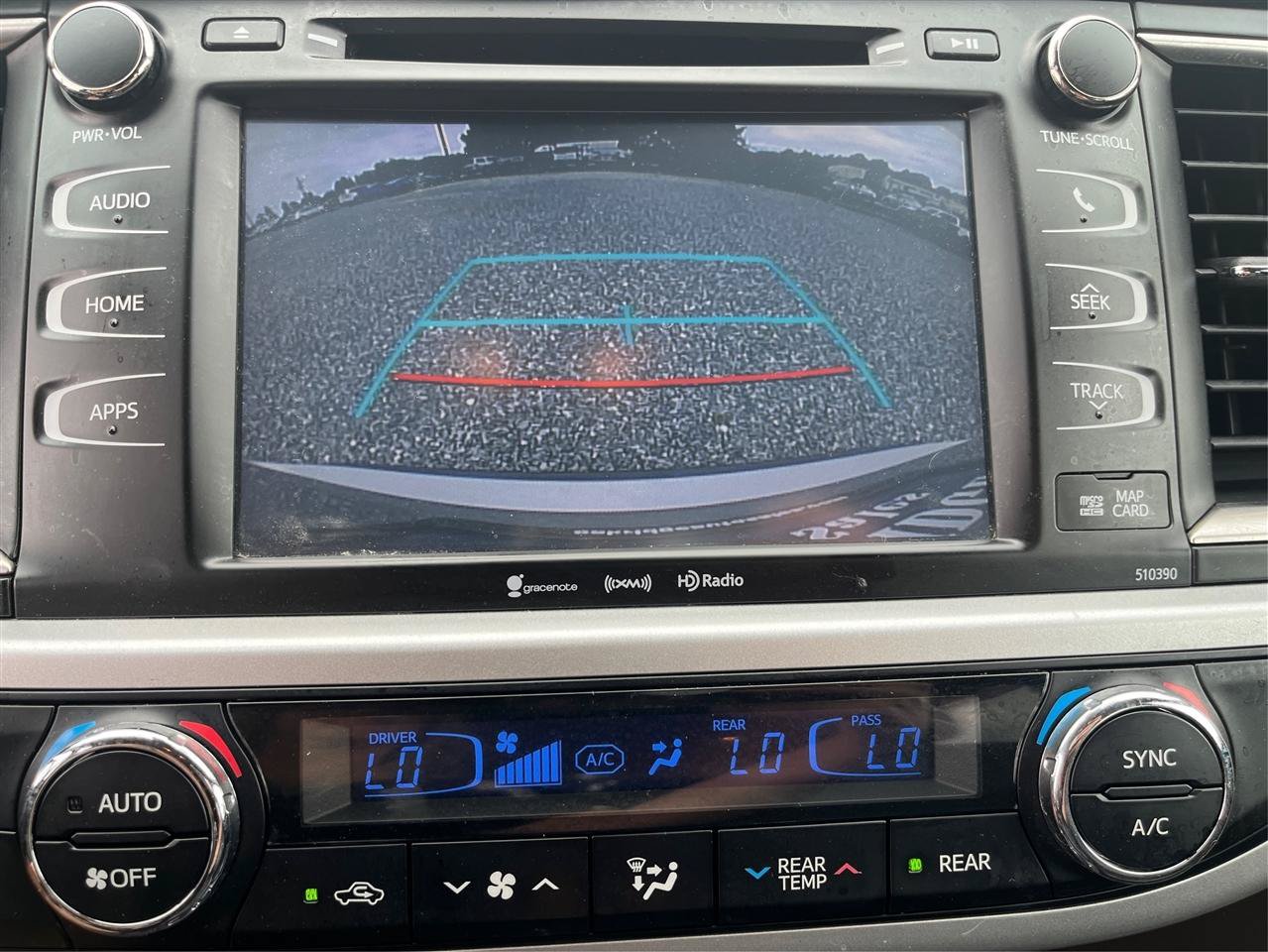 Used 2019 Toyota Highlander XLE AWD/4WD image 18