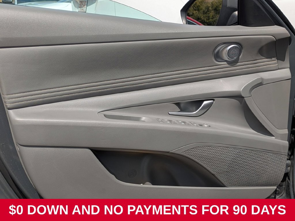 Used 2025 Hyundai Elantra SEL FWD image 11