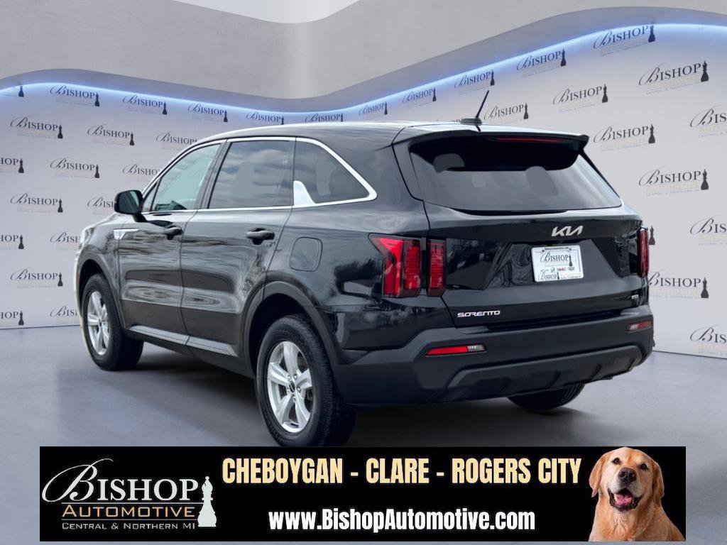 Used 2023 Kia Sorento LX image 19