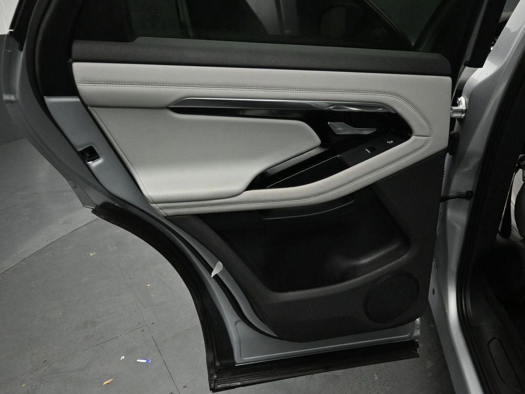 Used 2020 Land Rover Range Rover Evoque SE image 23