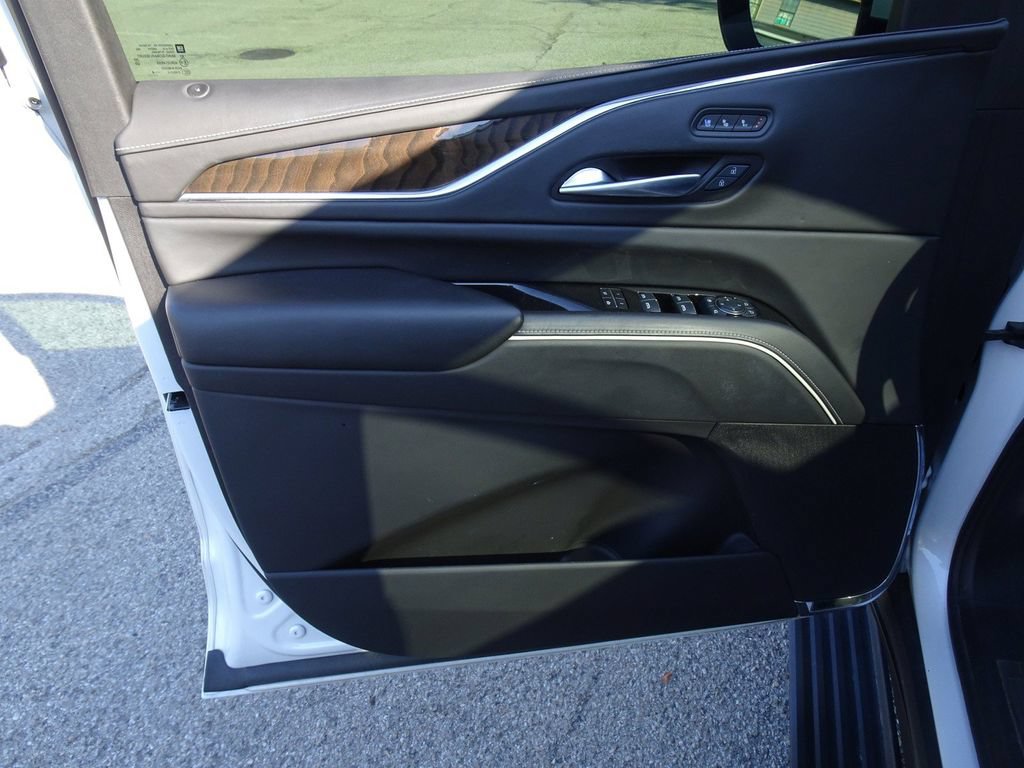 Certified 2024 Cadillac Escalade Sport Platinum AWD/4WD image 11