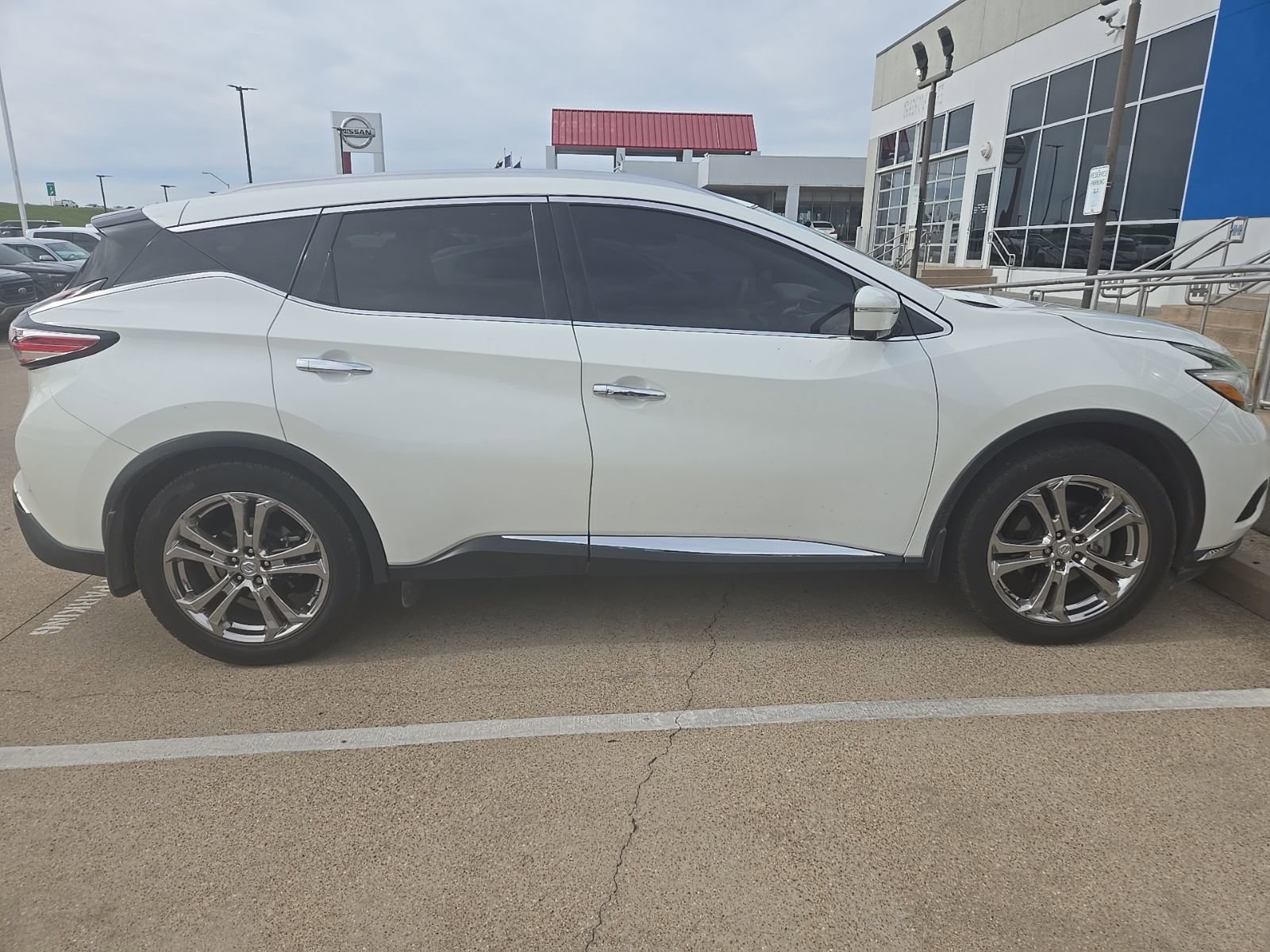 Used 2015 Nissan Murano Platinum w/ Platinum Technology Package image 3