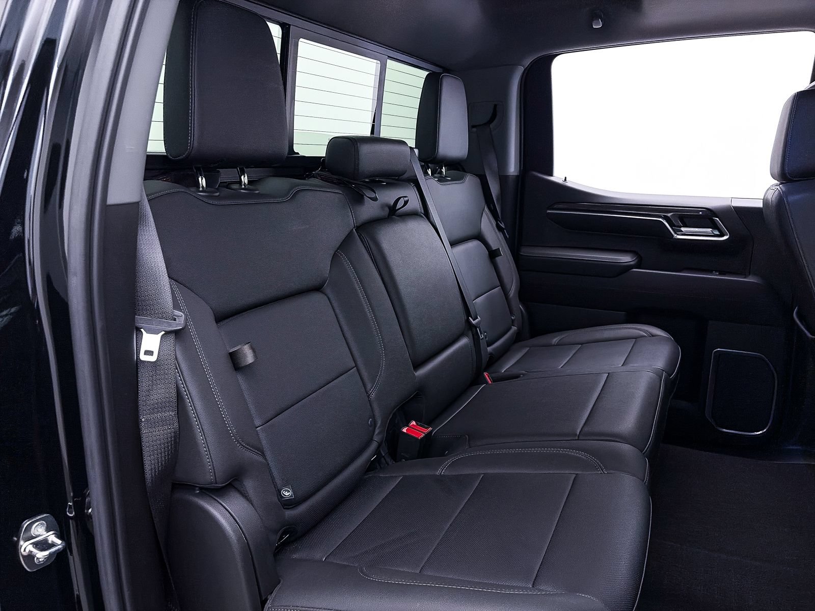 Used 2023 Chevrolet Silverado 1500 LTZ w/ LTZ Premium Package AWD/4WD image 39