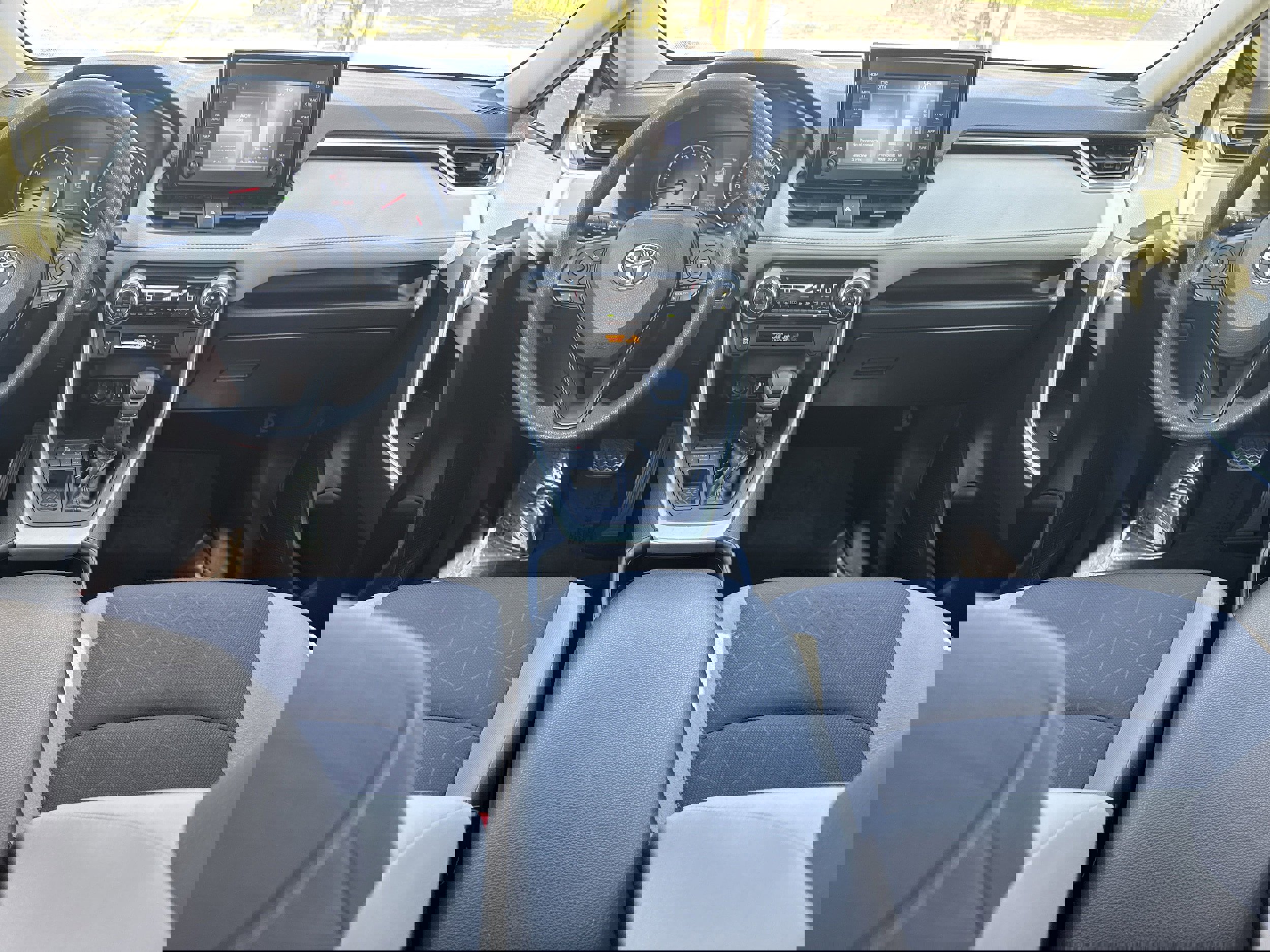 Used 2019 Toyota RAV4 XLE image 10