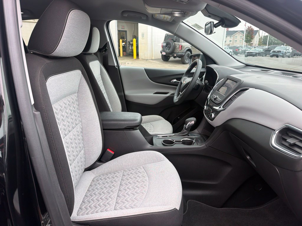 Used 2023 Chevrolet Equinox LT w/ Driver Convenience Package FWD image 40