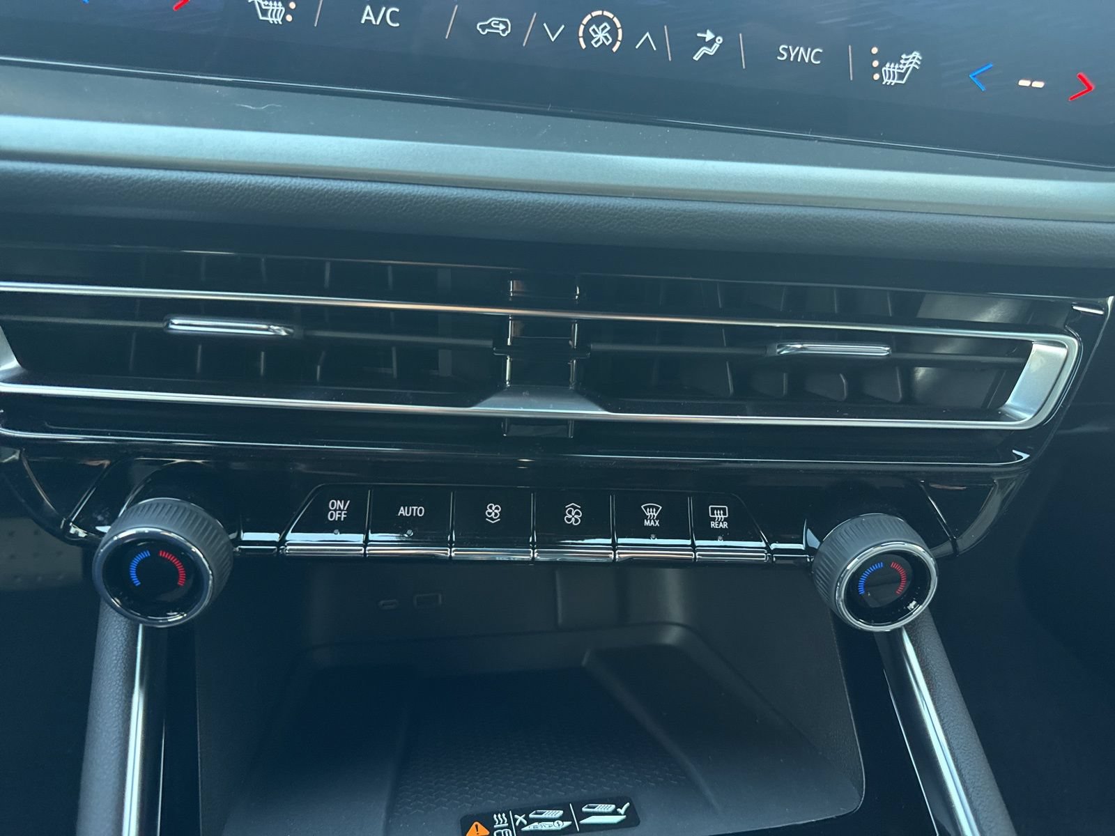 New 2026 Chevrolet Traverse LT AWD/4WD image 25