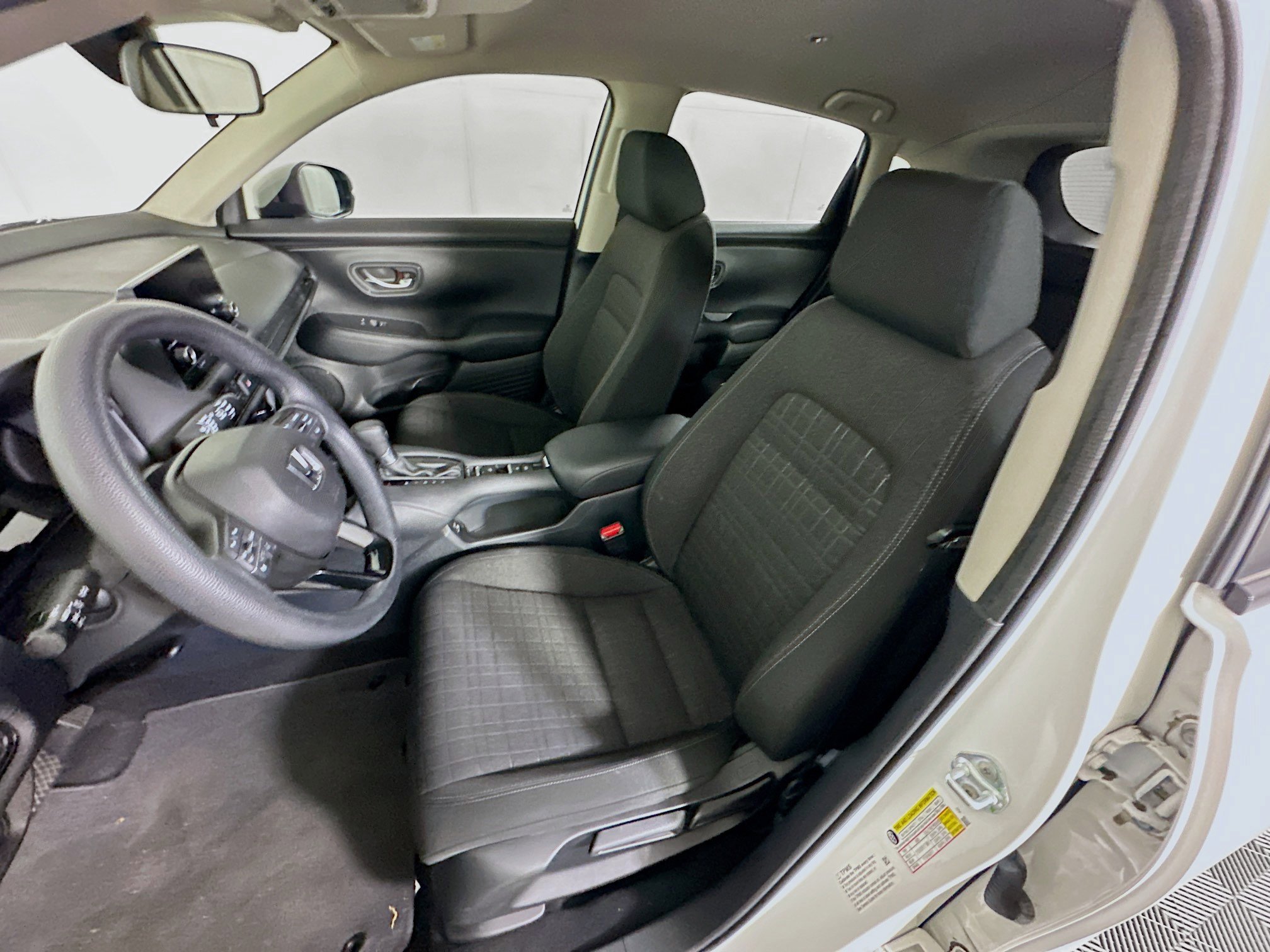 Used 2023 Honda HR-V LX image 13