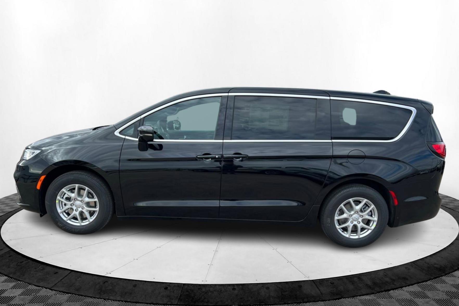 New 2026 Chrysler Pacifica Select FWD image 2