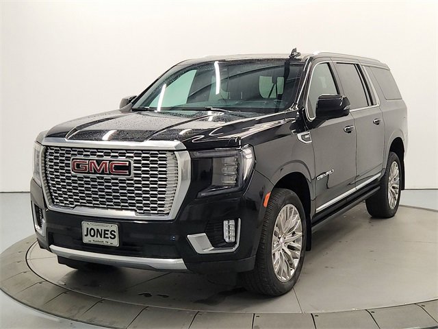 Used 2023 GMC Yukon XL Denali image 3