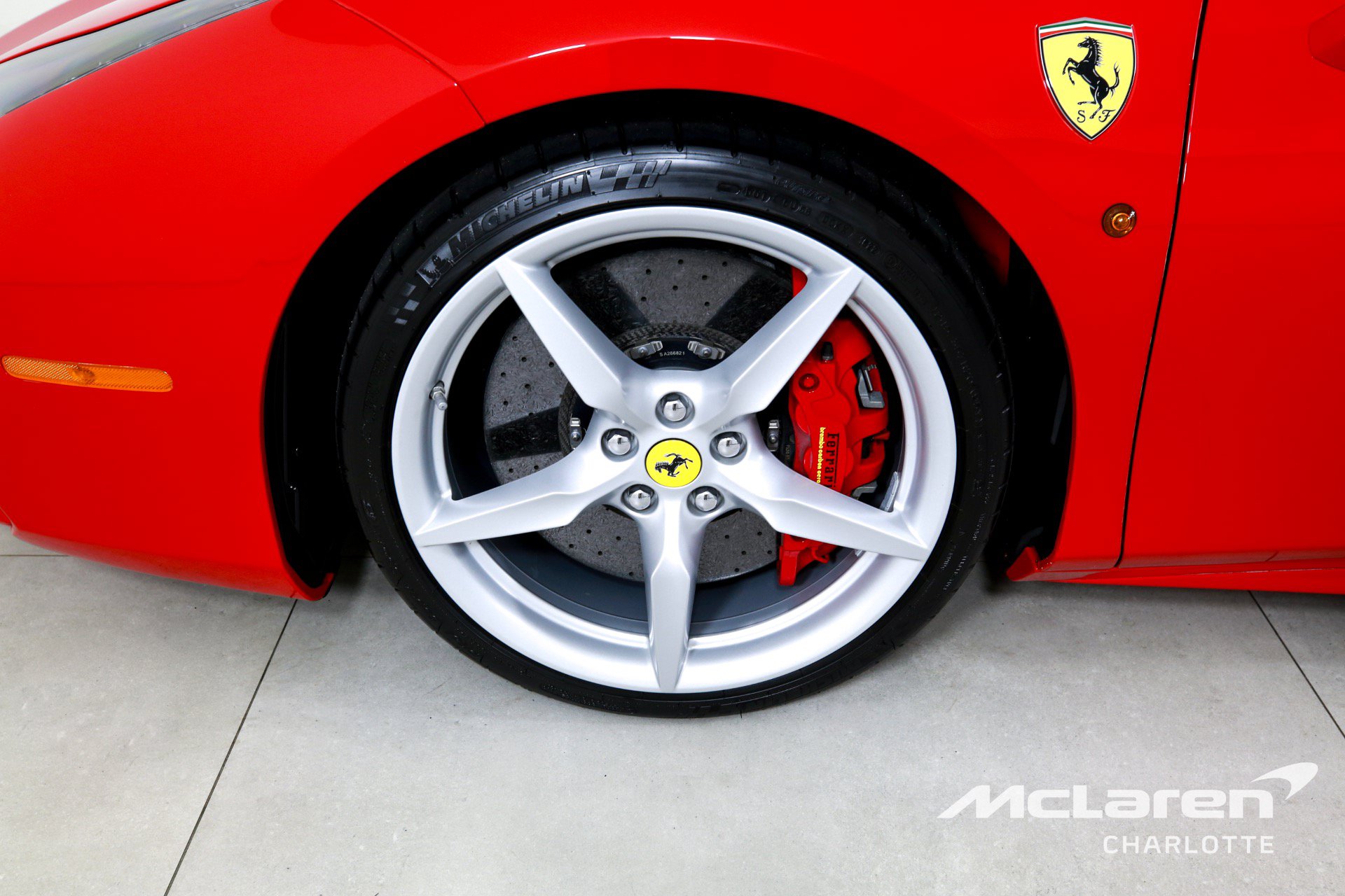 Used 2018 Ferrari 488 GTB RWD image 30