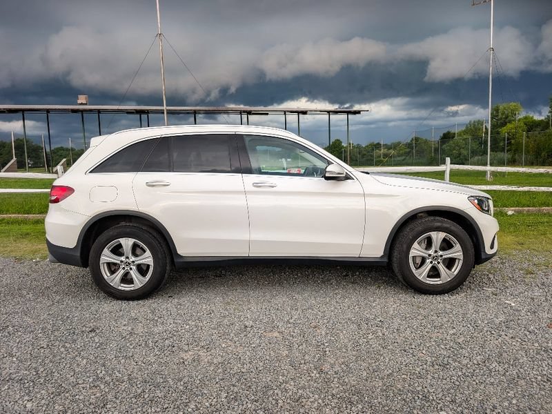 Used 2018 Mercedes-Benz GLC 300 4MATIC image 4