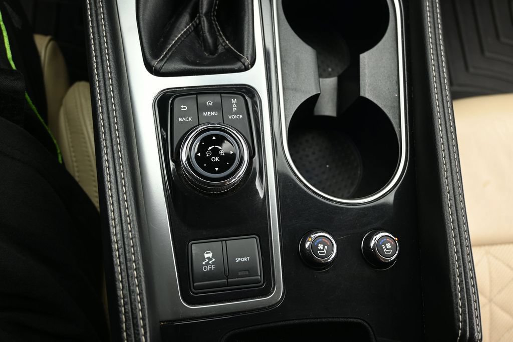 Used 2021 Nissan Maxima Platinum w/ Sport Mat Group FWD image 17