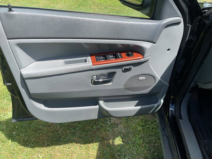 Used 2007 Jeep Grand Cherokee Limited image 34