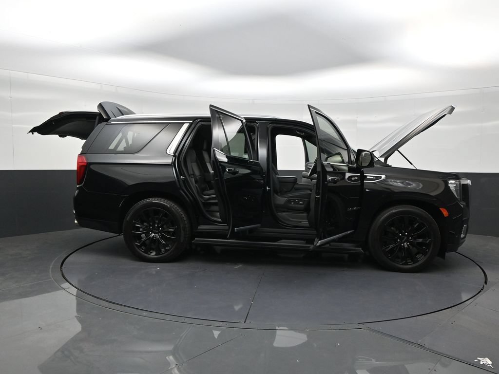 Used 2021 GMC Yukon Denali w/ Denali Ultimate Package AWD/4WD image 29
