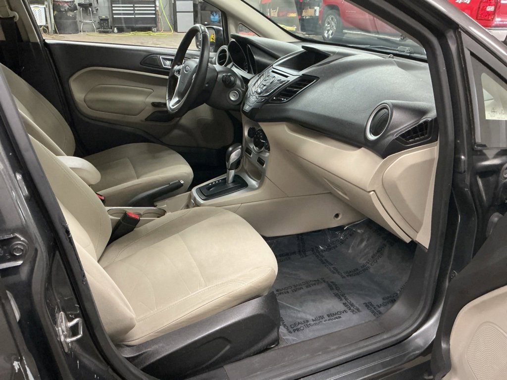 Used 2016 Ford Fiesta SE image 27