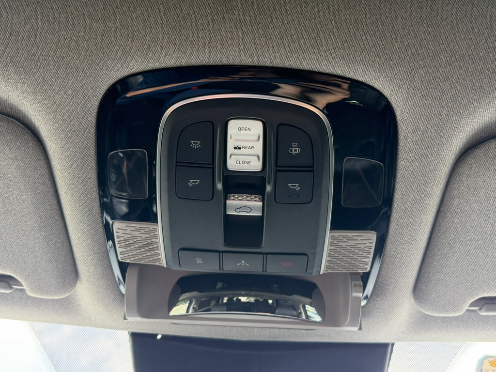 Used 2021 Hyundai Palisade Limited FWD image 23
