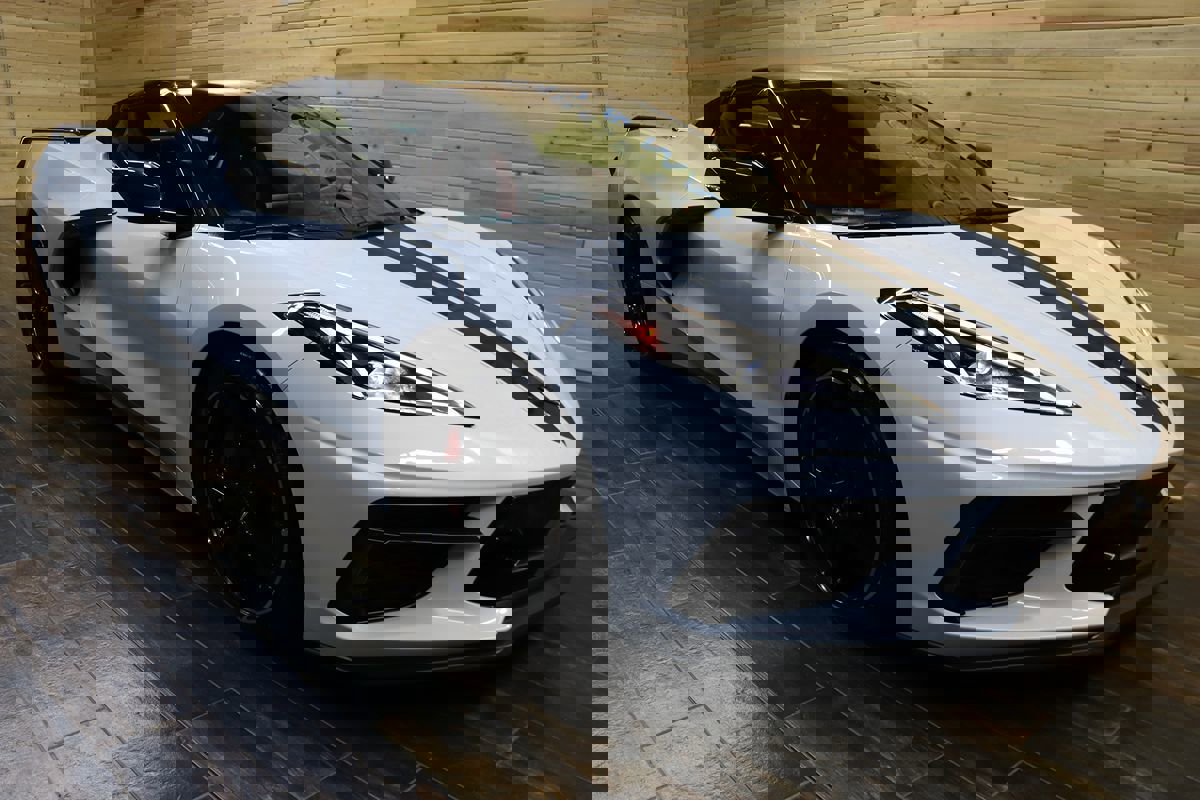 Used 2024 Chevrolet Corvette Stingray Premium Conv w/ Z51 Performance Package image 2