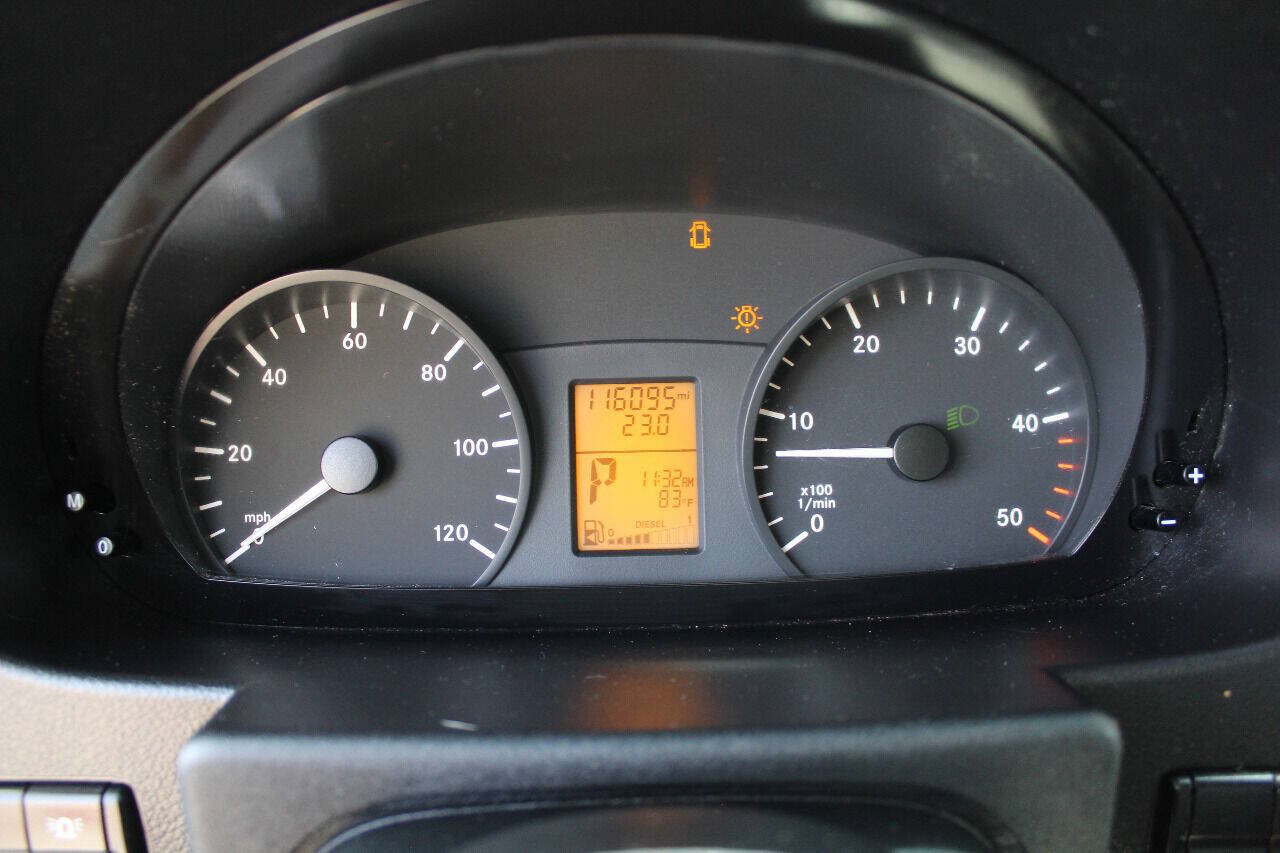 Used 2012 Mercedes-Benz Sprinter 2500 image 12