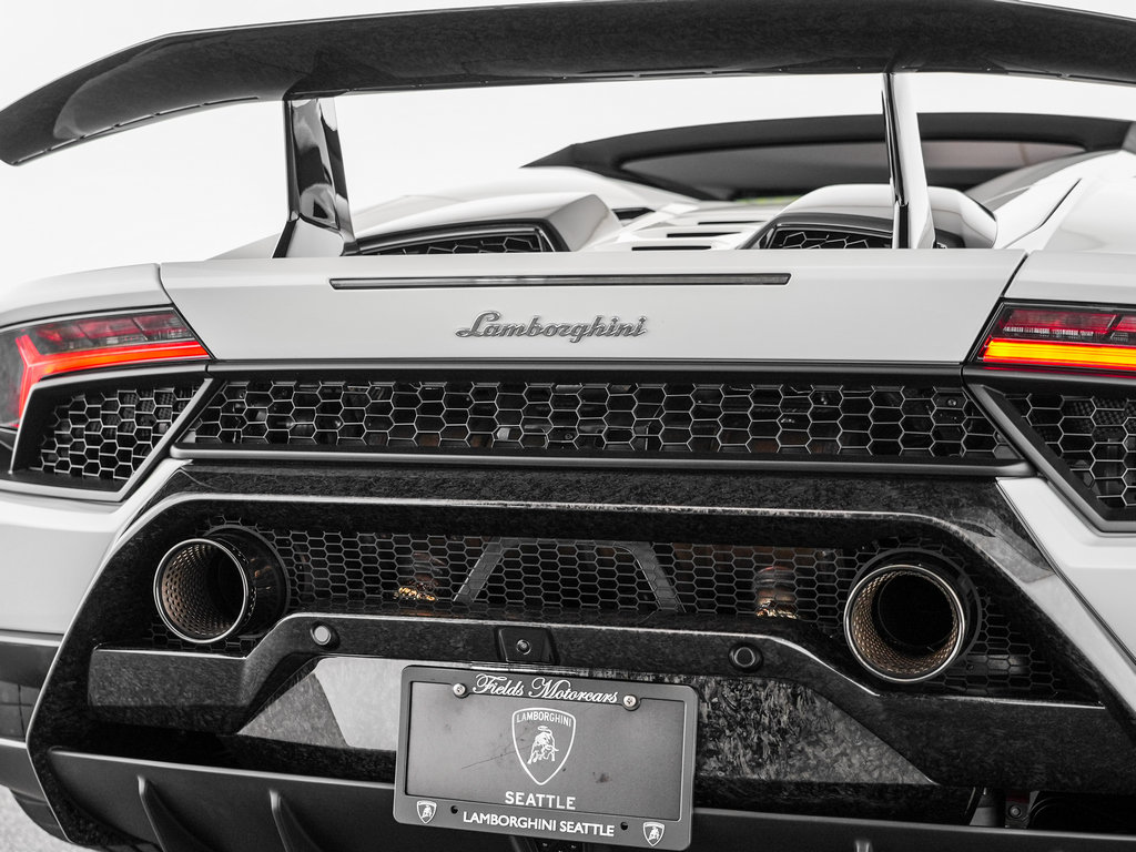Used 2018 Lamborghini Huracan Performante AWD/4WD image 50