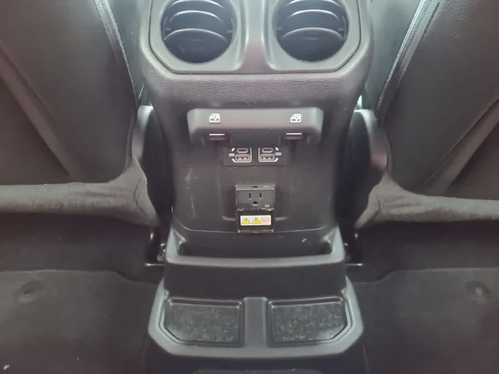 Used 2023 Jeep Wrangler Unlimited Sahara w/ Cold Weather Group AWD/4WD image 27