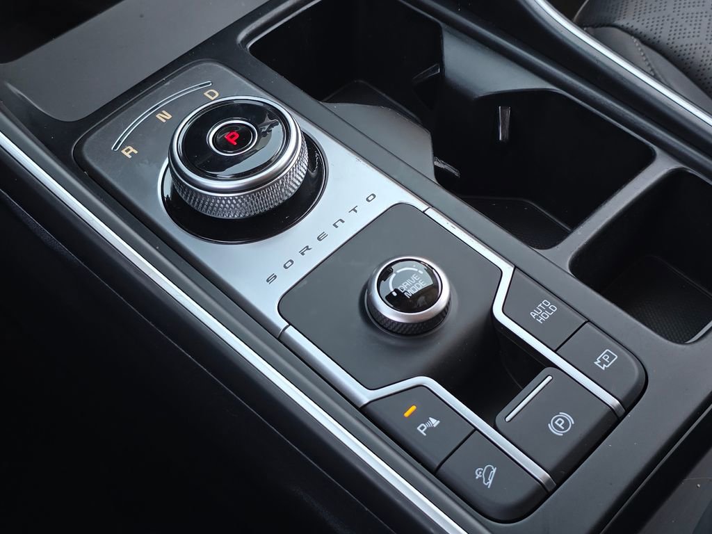 Certified 2023 Kia Sorento EX image 25
